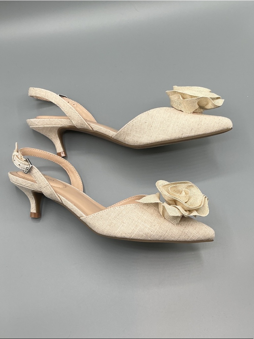 Bandolino Miller Rosette Halter Kitten Heel natural slingback pumps, NEW - Picture 4 of 8